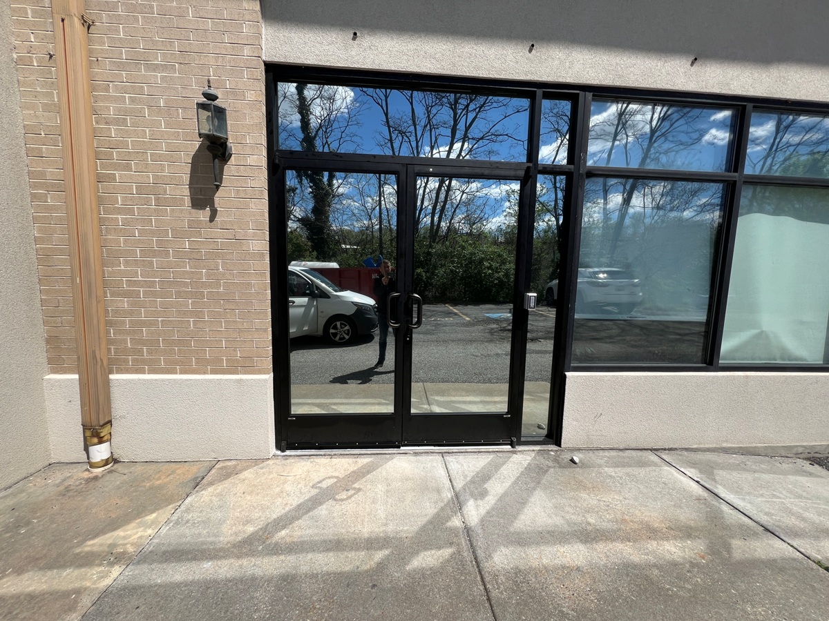 Aluminum Storefront Installation - Expedited Glass